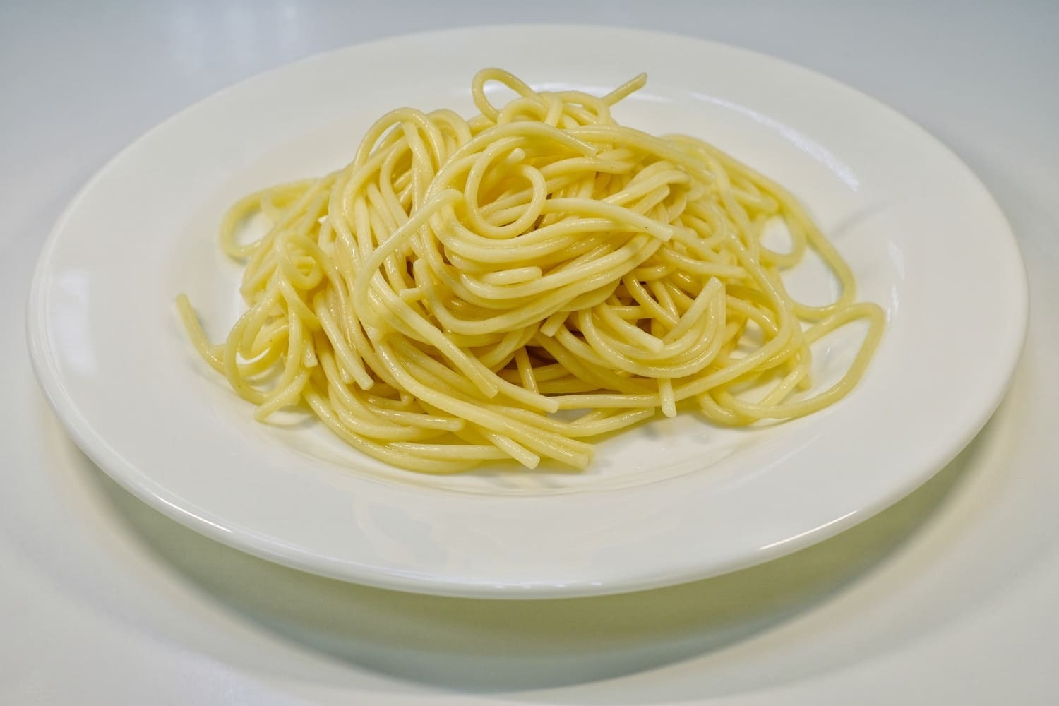 Порция спагетти грамм. 100 Г спагетти. Астория спагетти. 100 Грамм спагетти. 100 Грамм макарон спагетти.